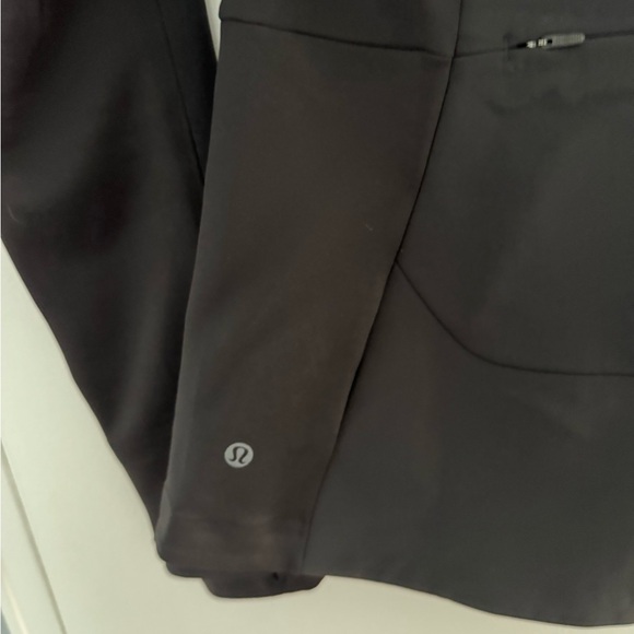 Women's Black Lululemon Cross Chill Repel Jacket - Picture 6 of 7
